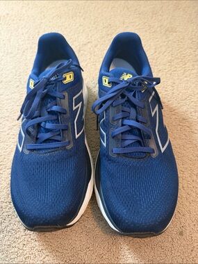 New Balance Men's 860 size 11